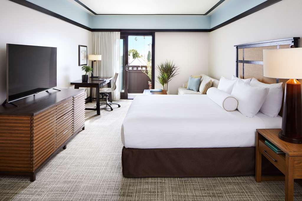 Ambrose Hotel